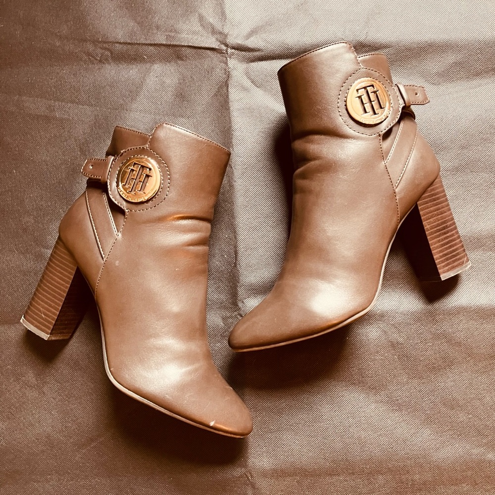 Tommy Hilfiger brown boots